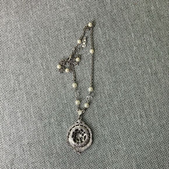 1928 Jewelry Medallion Pendant Necklace Pearls Silver Tone Victorian Revival - Picture 7 of 13